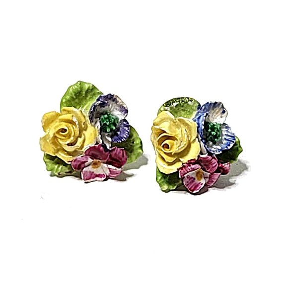 Vintage porcelain screwback floral earrings - Picture 1 of 10